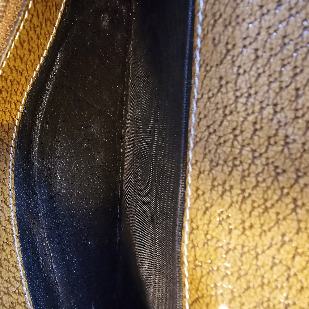 Authentic Gucci Wallet - Picture 14 of 16